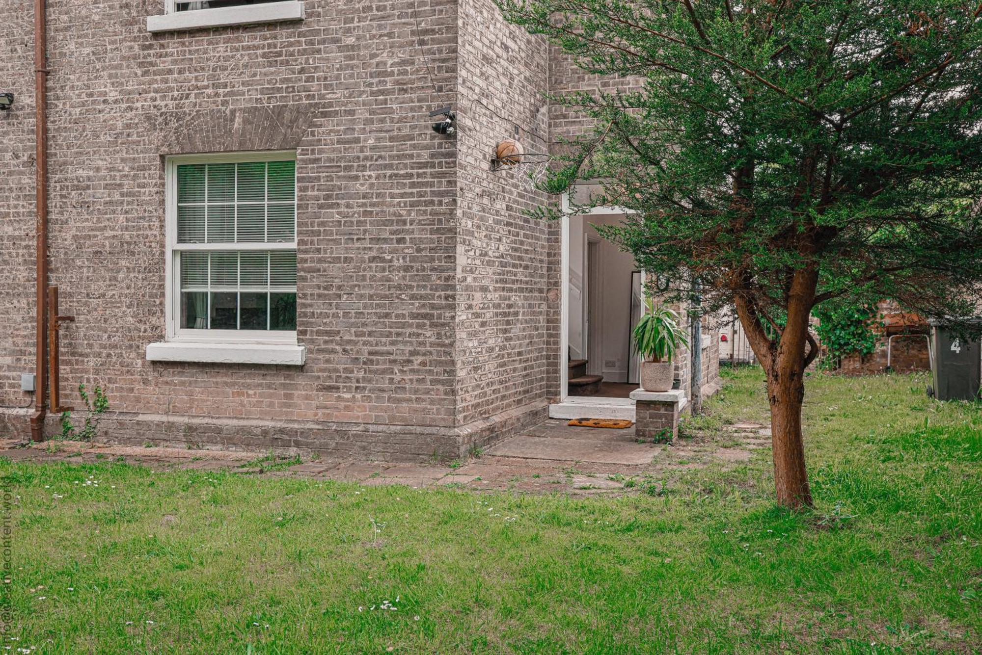 Hampton Court Cottage Exterior foto